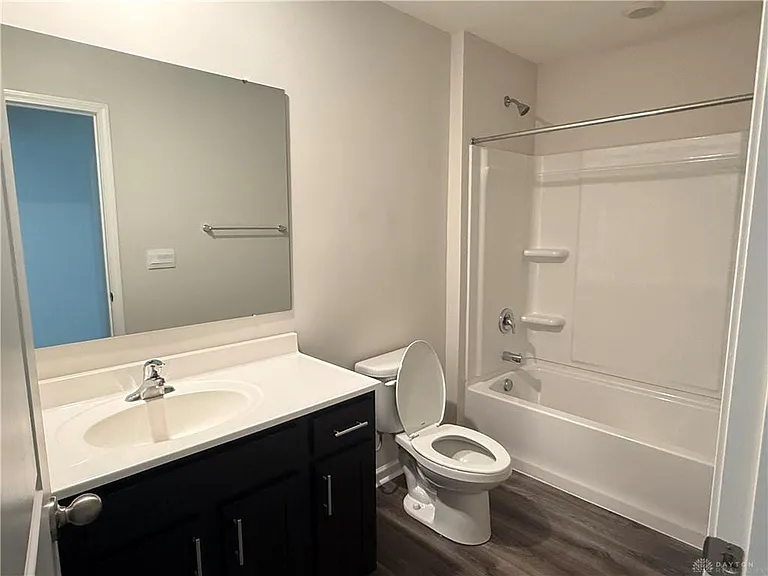 1460 Camden Ln — Photo 18