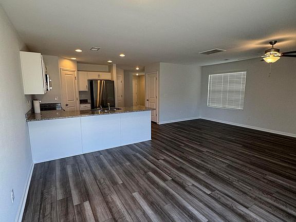 5th image of 533 Moresby Way