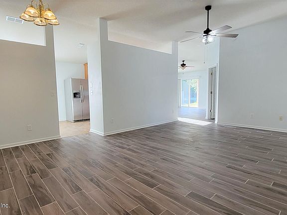 3rd image of 2212 Sotterley Ln