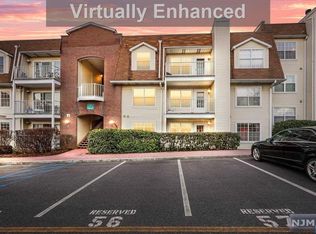 100 Crown Ct APT 451, Edgewater, NJ 07020