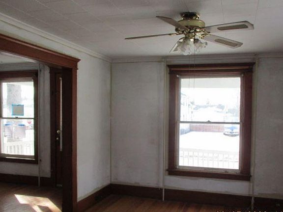 3rd image of 32 McNeir Ave