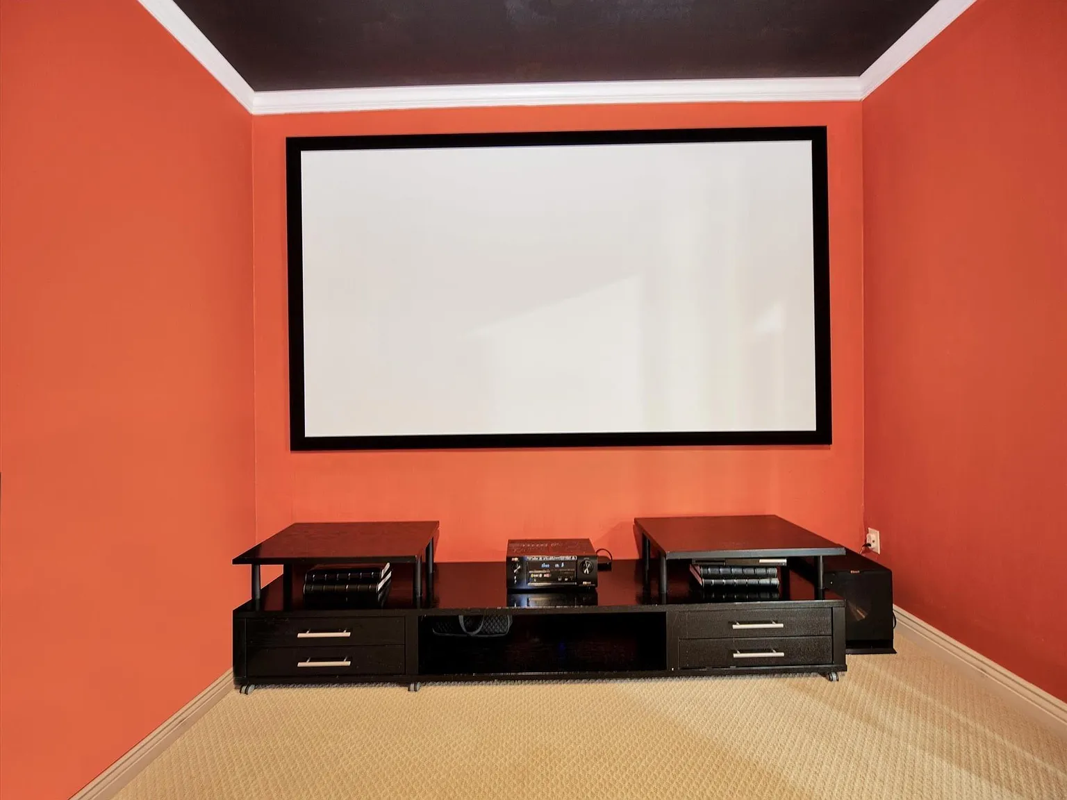 5 bed, 5.5 bath, 4674 sqft, $6,500 — Photo 4