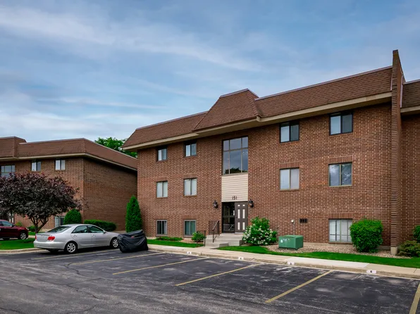 151 E Janata Blvd APT 2A, Lombard, IL 60148