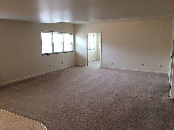 3rd image of 644 George St APT 13