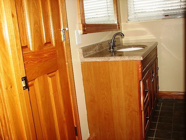 1st image of 206 Linden Ave