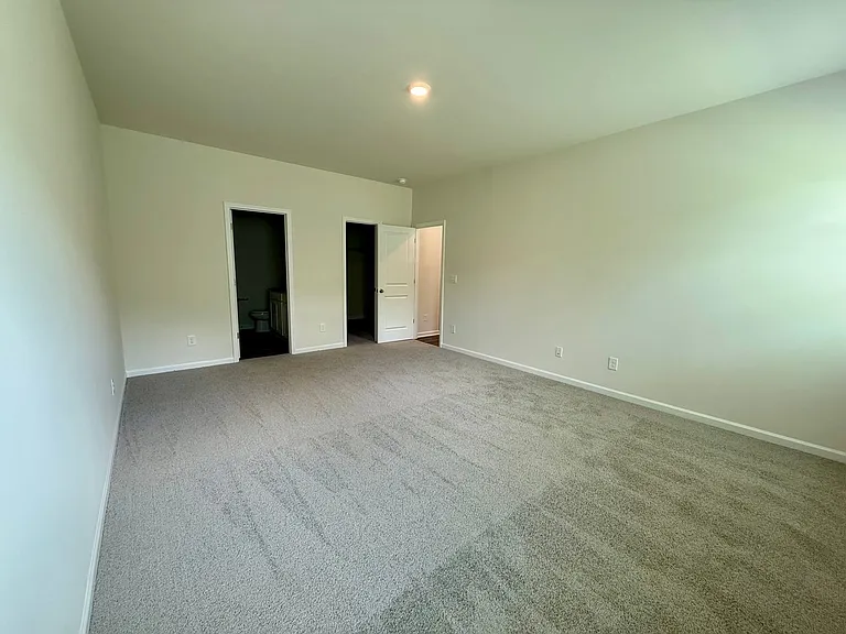 1608 Secrest Commons Dr — Photo 7