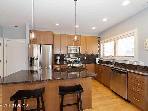 4th image of 2144 W Schiller St Unit D