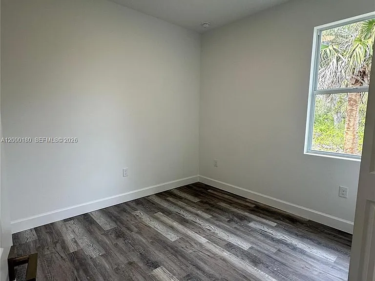 10047 Amicola St #0 — Photo 4