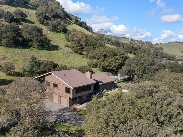 2410 Oakridge Lane, Benicia, CA 94510