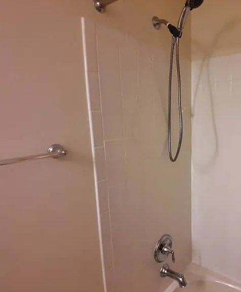 2nd Floor - Full (1) Bath