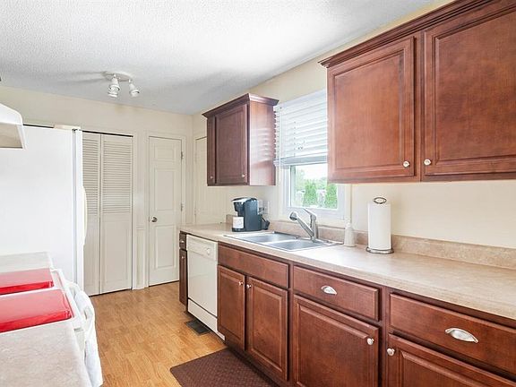 4th image of 2905 N Lyn Mar Dr