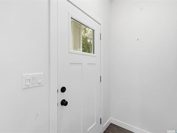 4th image of 1402 Wiggins AVENUE S