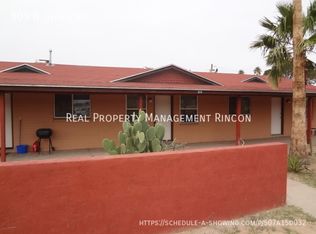 809 N Swan Rd, Tucson, AZ 85711