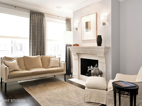 3rd image of 3828 N Lakewood Ave #2