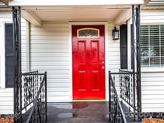 2nd image of 3226 Anderson St