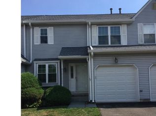 17 Heritage Ct, Ewing, NJ 08628