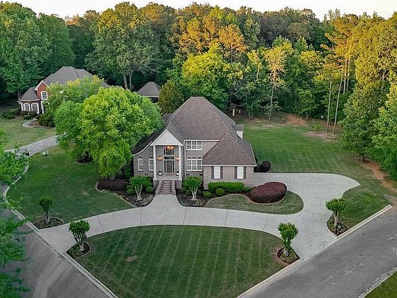 2nd image of 187 Nicklaus Dr