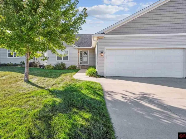 712 Tomahawk Ct, Madison Lake, MN 56063