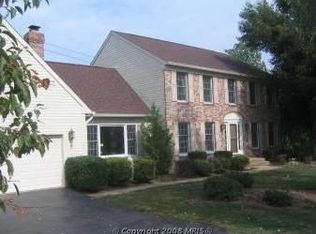 14814 Green Post Ct, Centreville, VA 20121