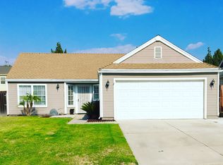 956 Torrey Pines Dr, Colton, CA 92324