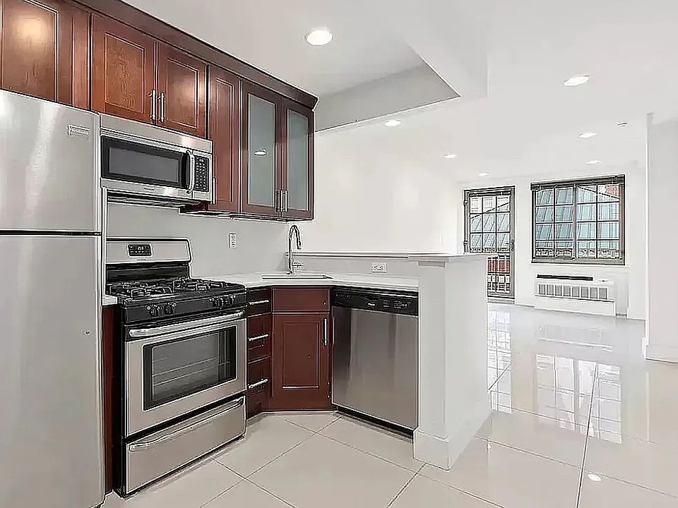 1st image of 207 W 115th St APT 3