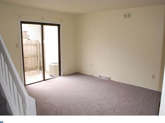 5th image of 2342 Milton Pl