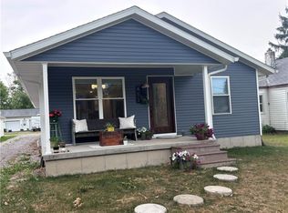 413 S 4th St, Altamont, IL 62411