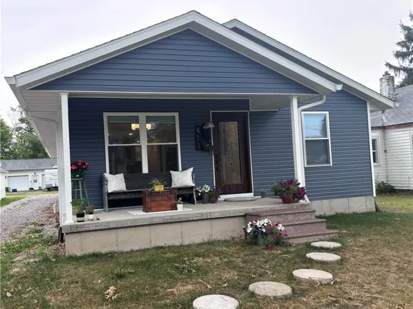 413 S 4th St, Altamont, IL 62411