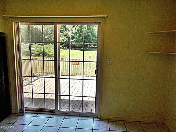 3rd image of 4972 Redwood Dr