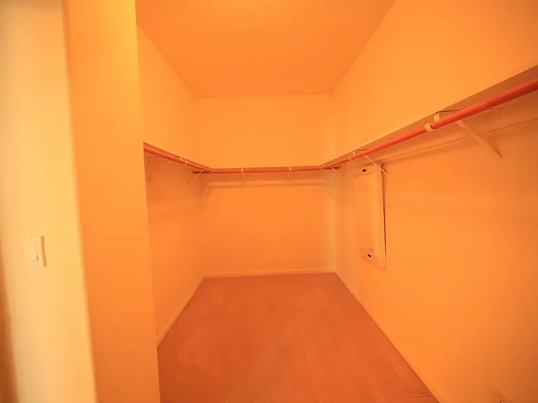 Master Bed room Walkin Closet