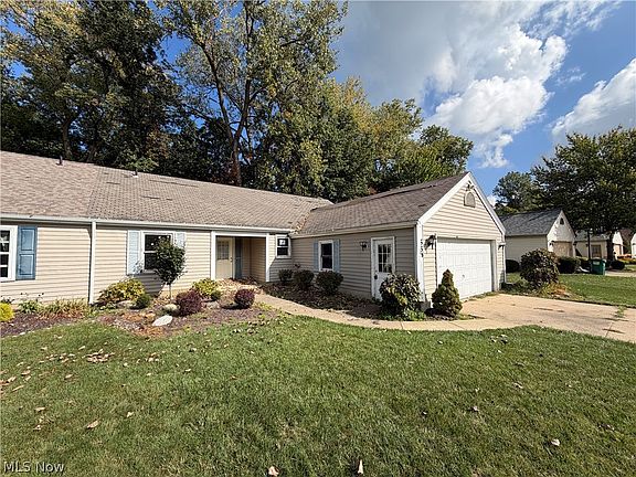 5th image of 556 Greenside Dr