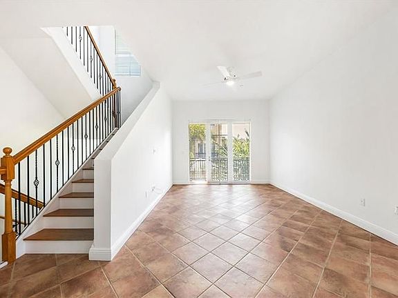 5th image of 504 SE 7th St #401