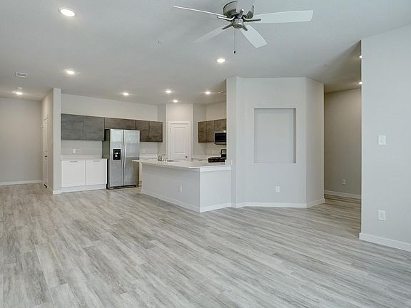 5th image of 1329 Pebblebrook Dr
