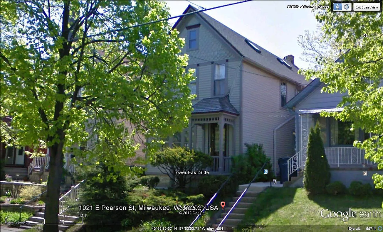 1021 E Pearson St photo 1