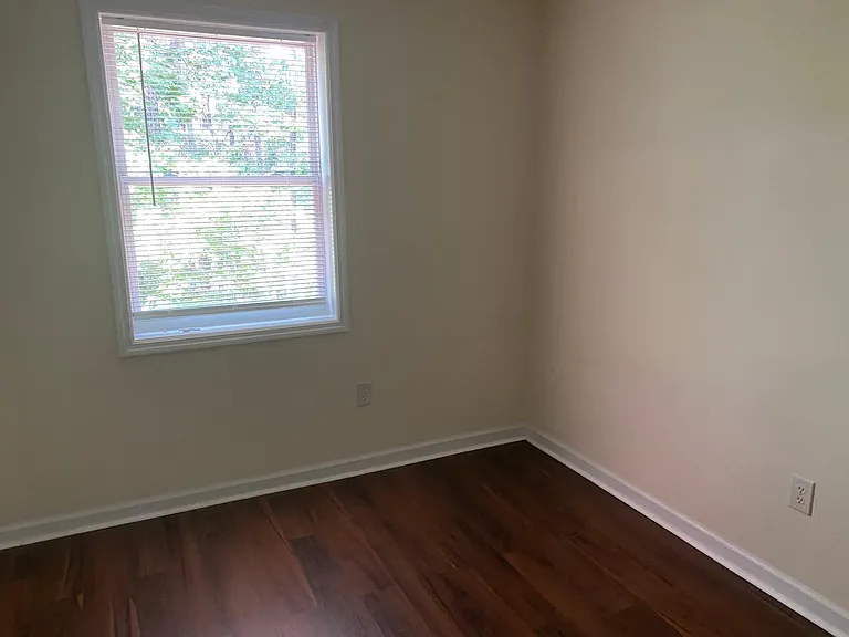 1850 Cedar Shoals Dr #D2 — Photo 2