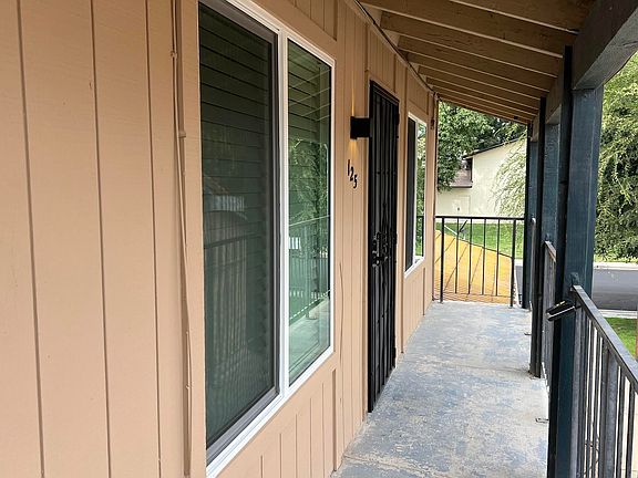 3rd image of 657 W Parlier Avenue #125