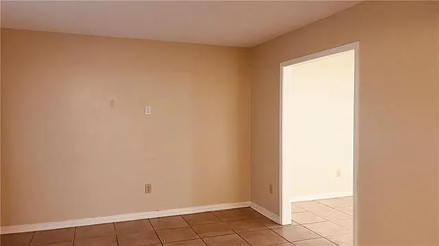 3 bed, 2.0 bath, 1700 sqft, $1,950 — Photo 3