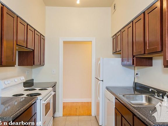 4th image of 1425 N Dearborn St #1015