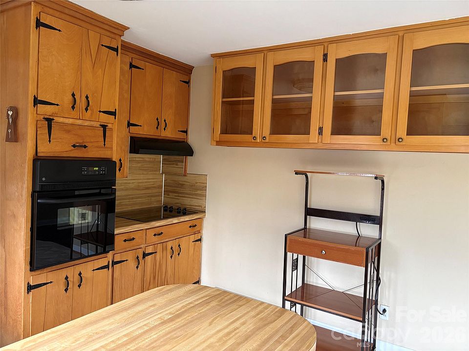 2137 23rd Street Dr SE, Hickory, NC 28602 | Zillow