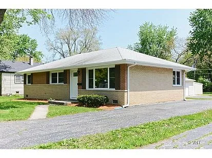 21951 Millard Ave photo 1