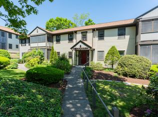 14 Harold St APT 6B, Harwich Port, MA 02646