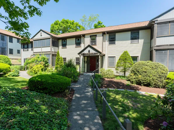 14 Harold Street APT 6B, Harwich Port, MA 02646