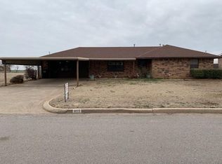 603 N Stanley St, Hinton, OK 73047