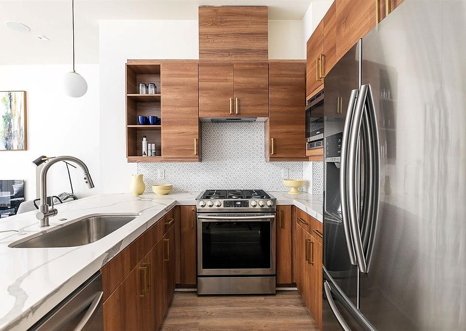 1st image of 1920 Park Ave #202