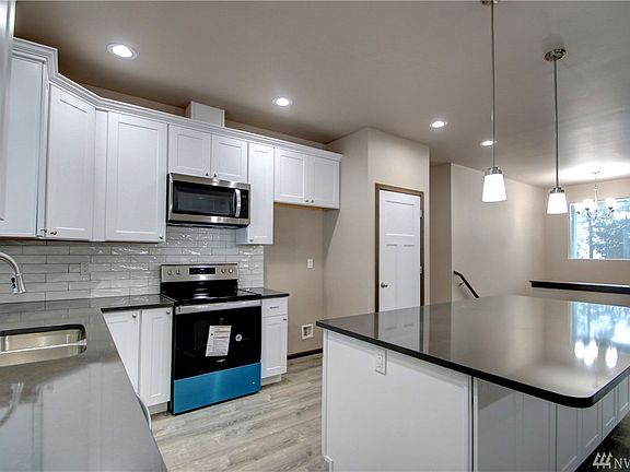 5th image of 429 W Alder Dr
