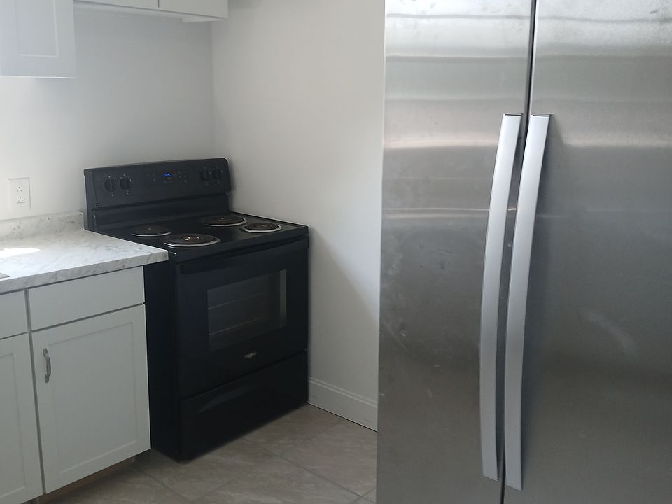 1st image of 631 Memorial Ave #3