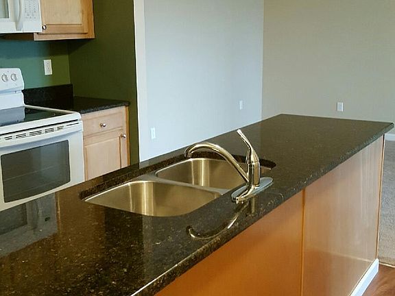 2nd image of 106 Parkview Dr APT 202