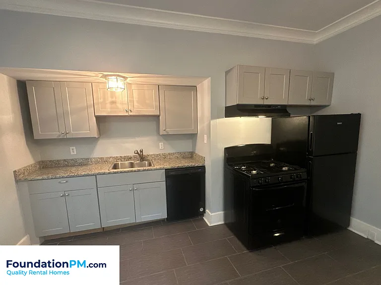 1764 Lawrence Ave #4 — Photo 3