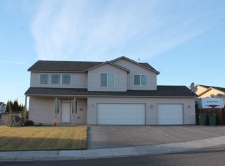 3207 Chicory Dr, West Richland, WA 99353