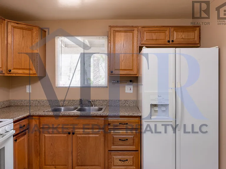 2501 W Belmont Ave — Photo 13